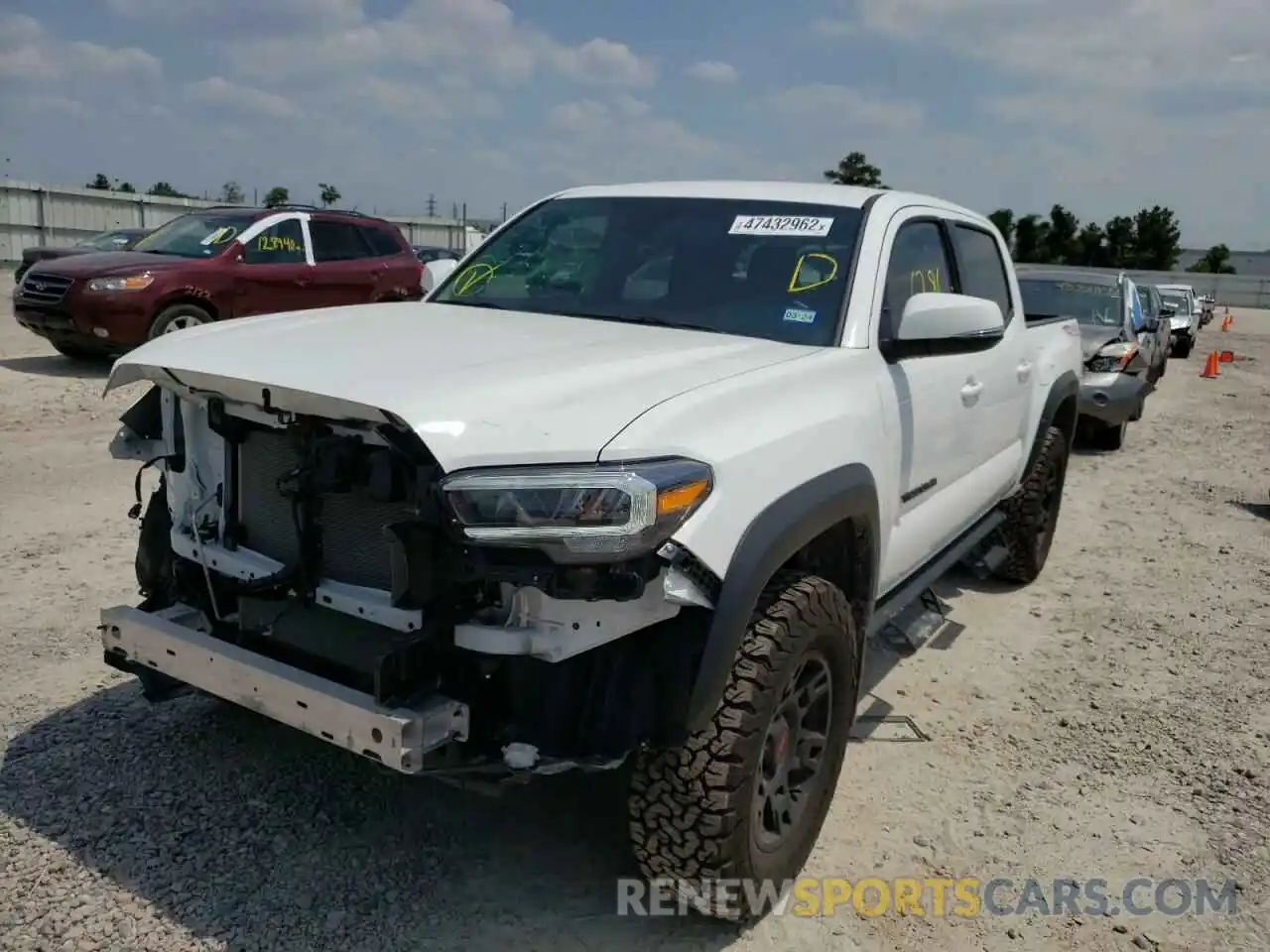 2 Photograph of a damaged car 3TMCZ5AN4NM481997 TOYOTA TACOMA 2022