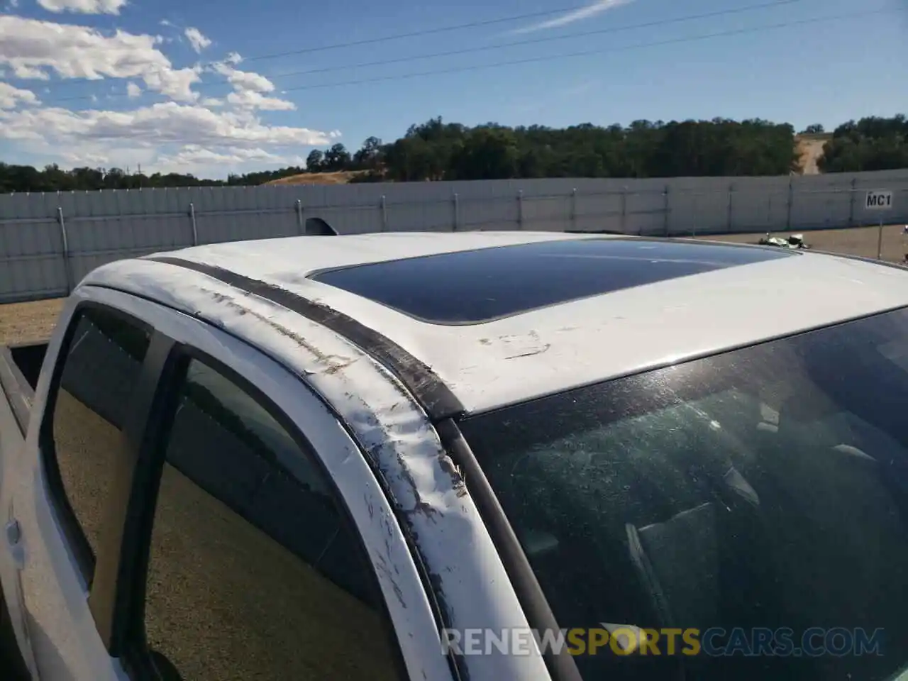 9 Photograph of a damaged car 3TMCZ5AN4NM486309 TOYOTA TACOMA 2022