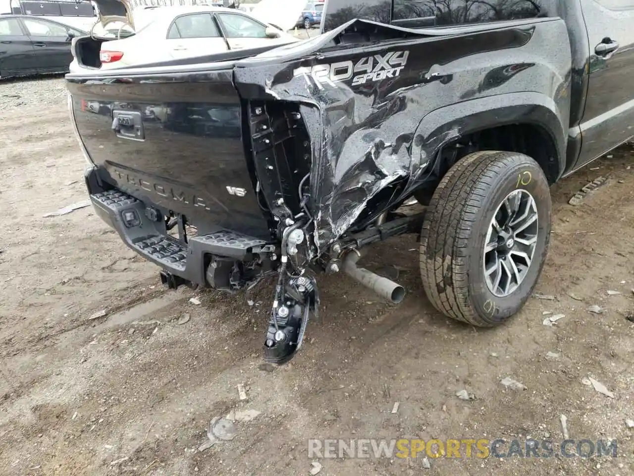 9 Photograph of a damaged car 3TMCZ5AN5NM456929 TOYOTA TACOMA 2022