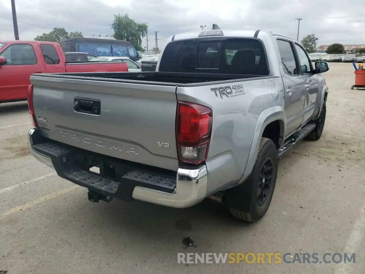 4 Photograph of a damaged car 3TMCZ5AN5NM463413 TOYOTA TACOMA 2022