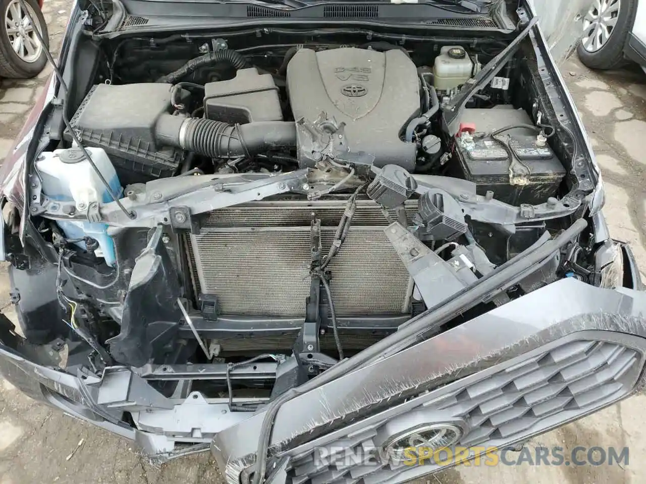 12 Photograph of a damaged car 3TMCZ5AN5NM472614 TOYOTA TACOMA 2022