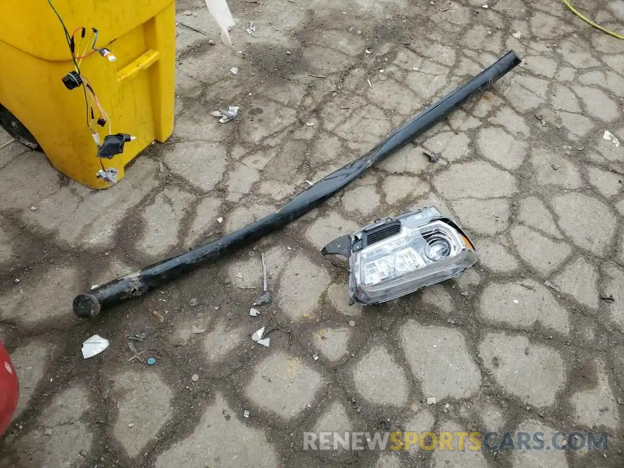 13 Photograph of a damaged car 3TMCZ5AN5NM472614 TOYOTA TACOMA 2022