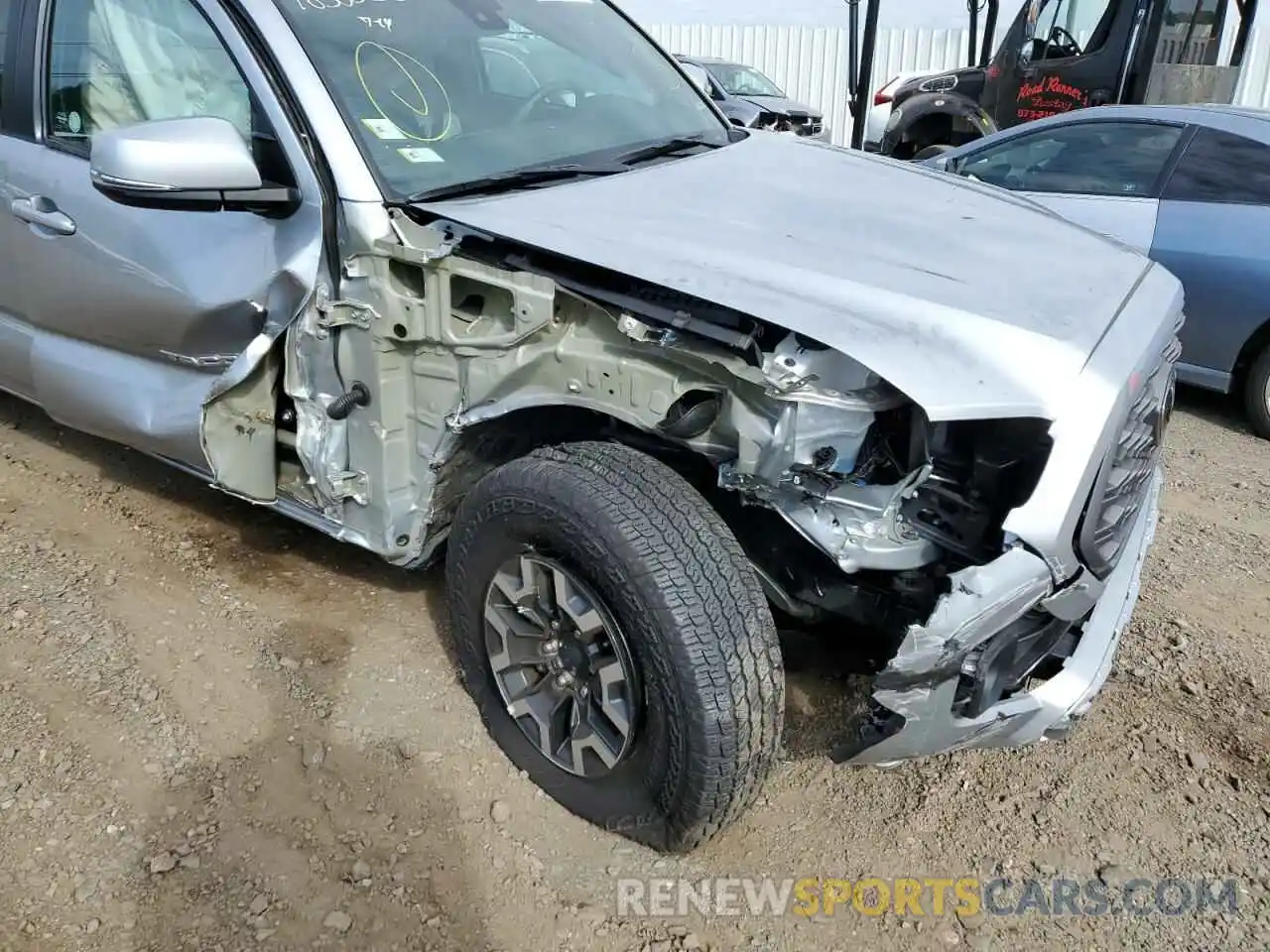 9 Photograph of a damaged car 3TMCZ5AN5NM474802 TOYOTA TACOMA 2022