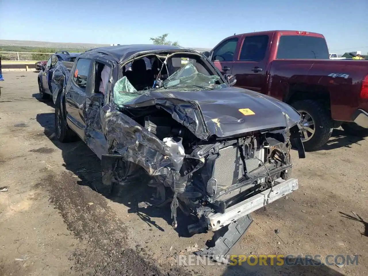 1 Photograph of a damaged car 3TMCZ5AN5NM475190 TOYOTA TACOMA 2022