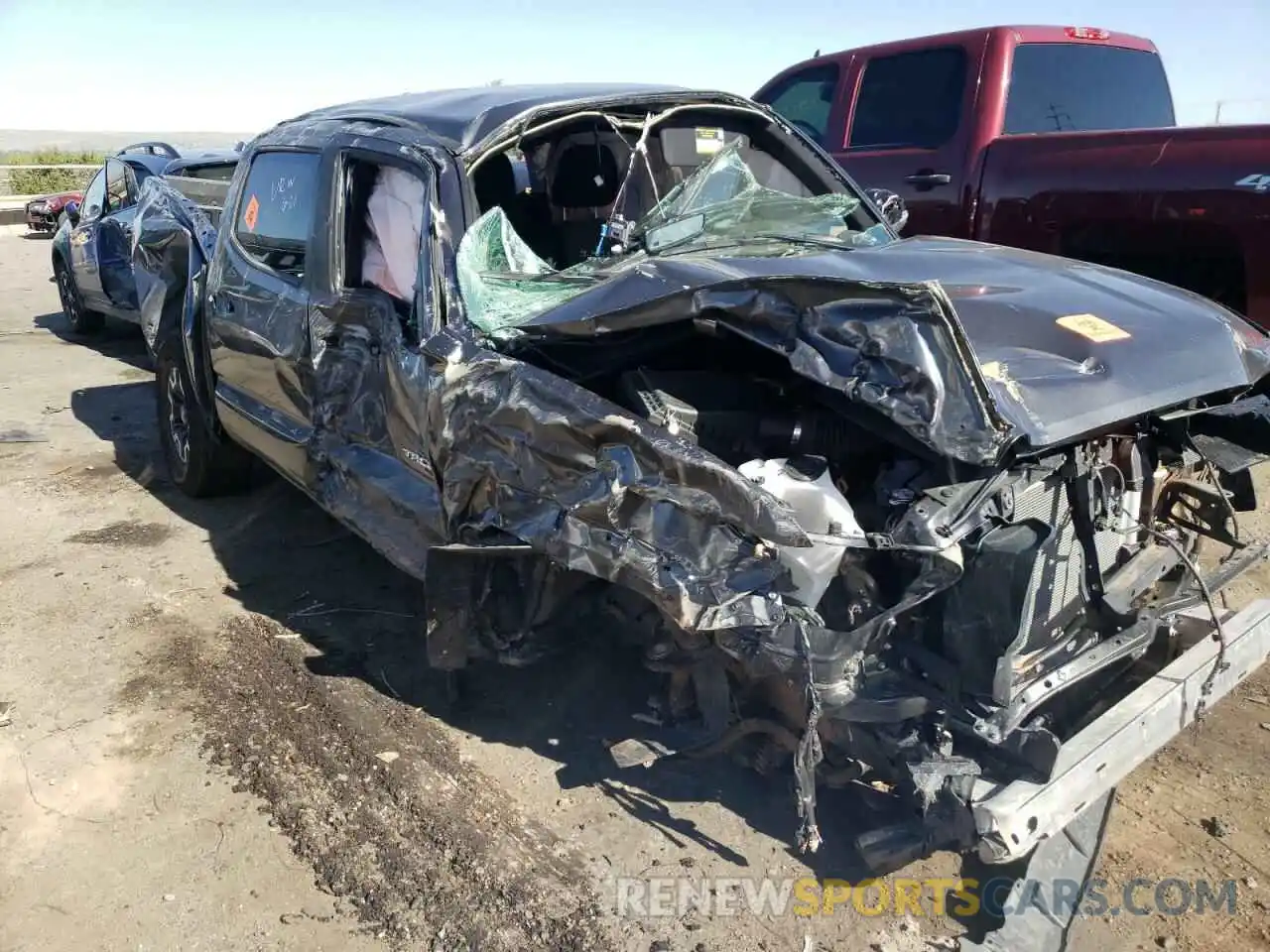 9 Photograph of a damaged car 3TMCZ5AN5NM475190 TOYOTA TACOMA 2022