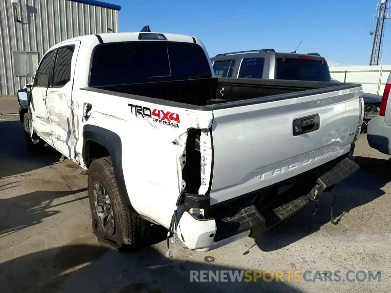 3 Photograph of a damaged car 3TMCZ5AN6NM456275 TOYOTA TACOMA 2022