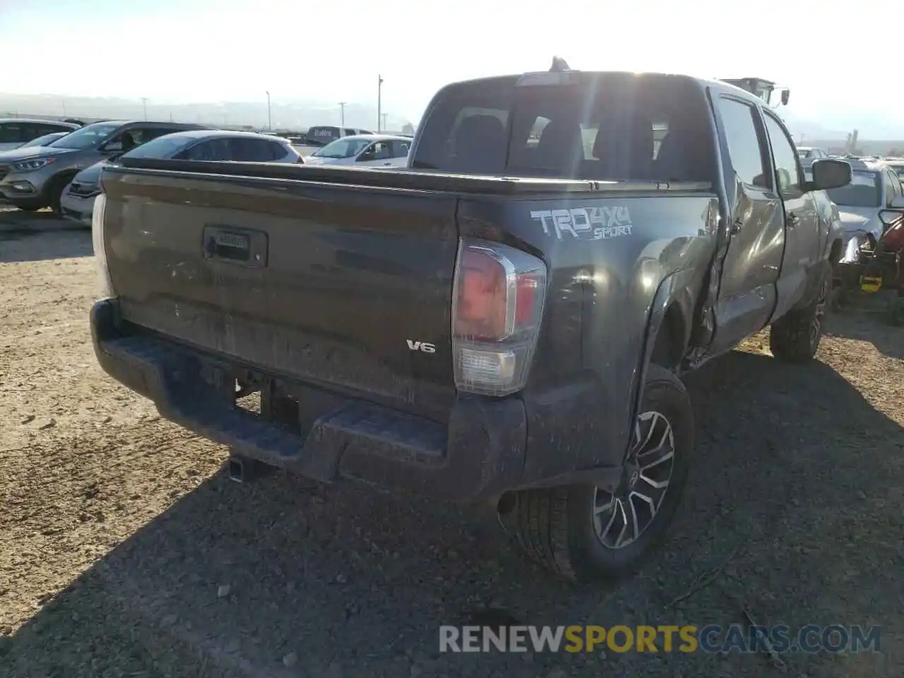 4 Photograph of a damaged car 3TMCZ5AN6NM460004 TOYOTA TACOMA 2022