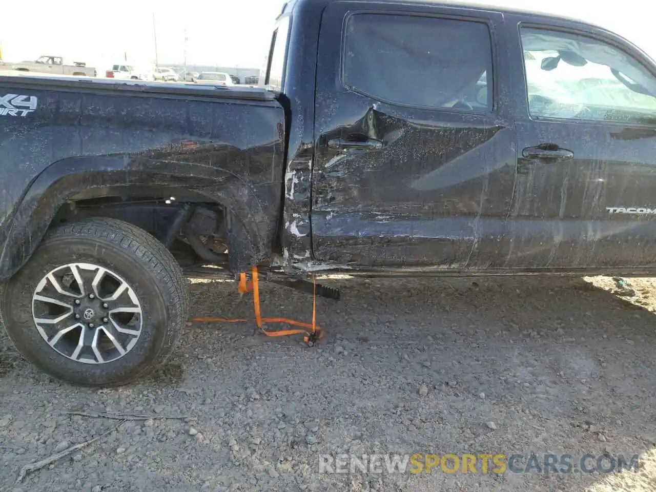 9 Photograph of a damaged car 3TMCZ5AN6NM460004 TOYOTA TACOMA 2022