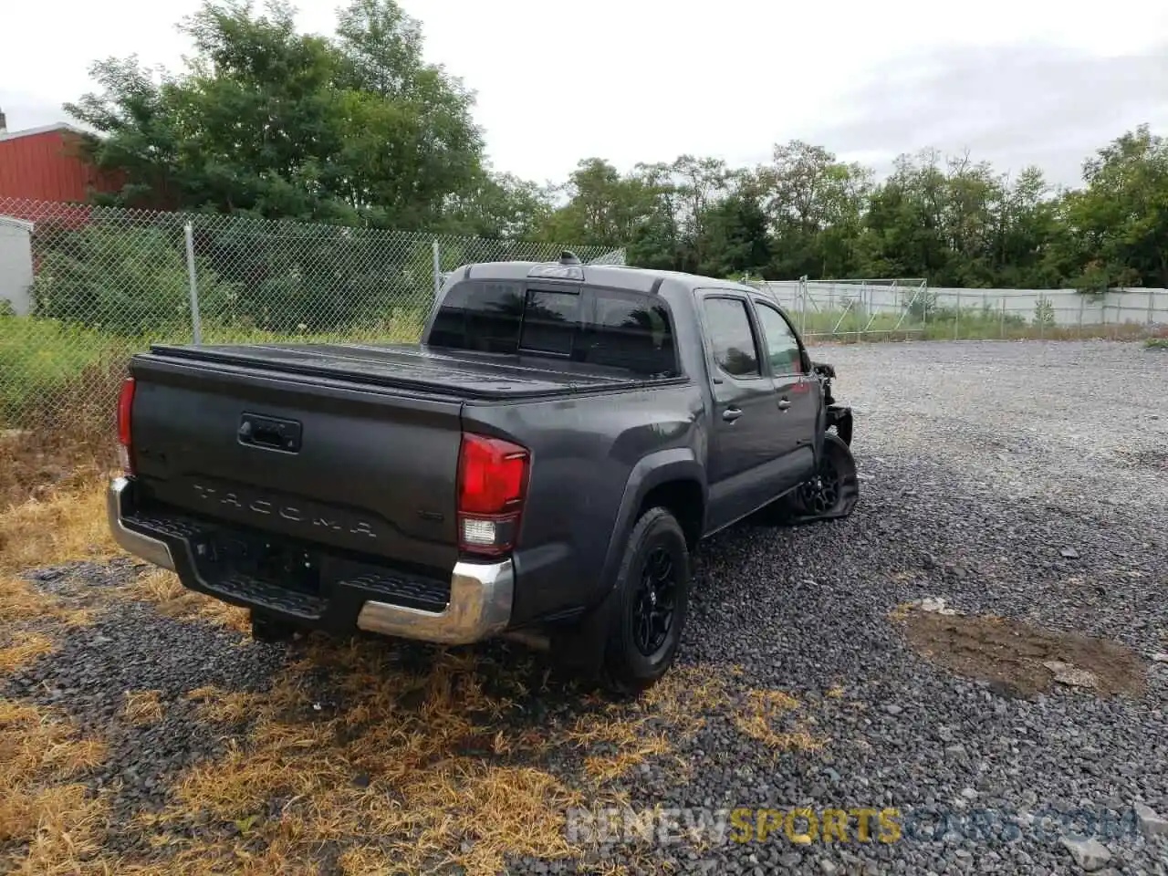 4 Photograph of a damaged car 3TMCZ5AN6NM466336 TOYOTA TACOMA 2022