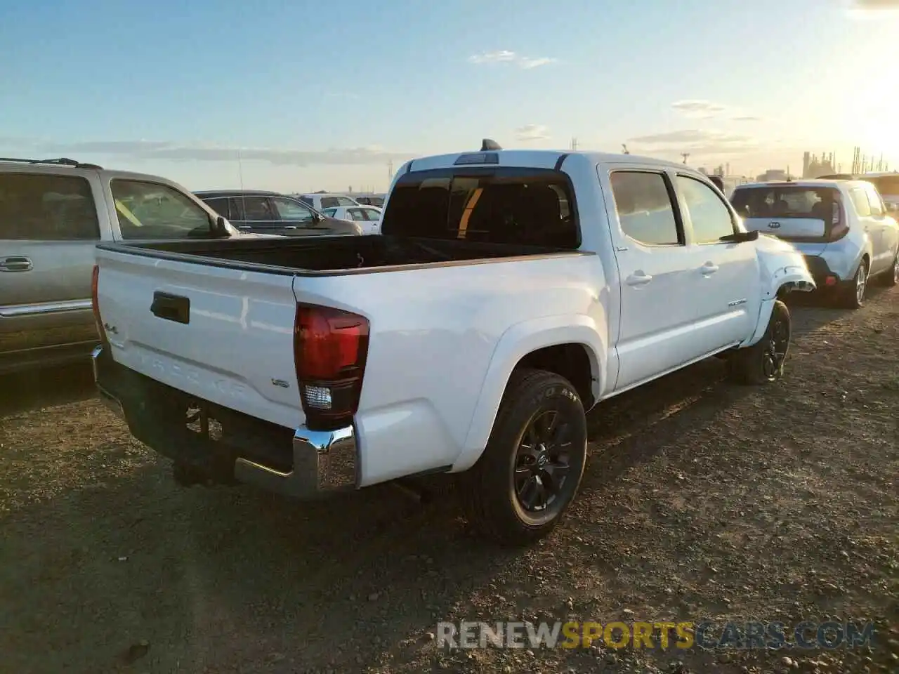 4 Photograph of a damaged car 3TMCZ5AN6NM480009 TOYOTA TACOMA 2022