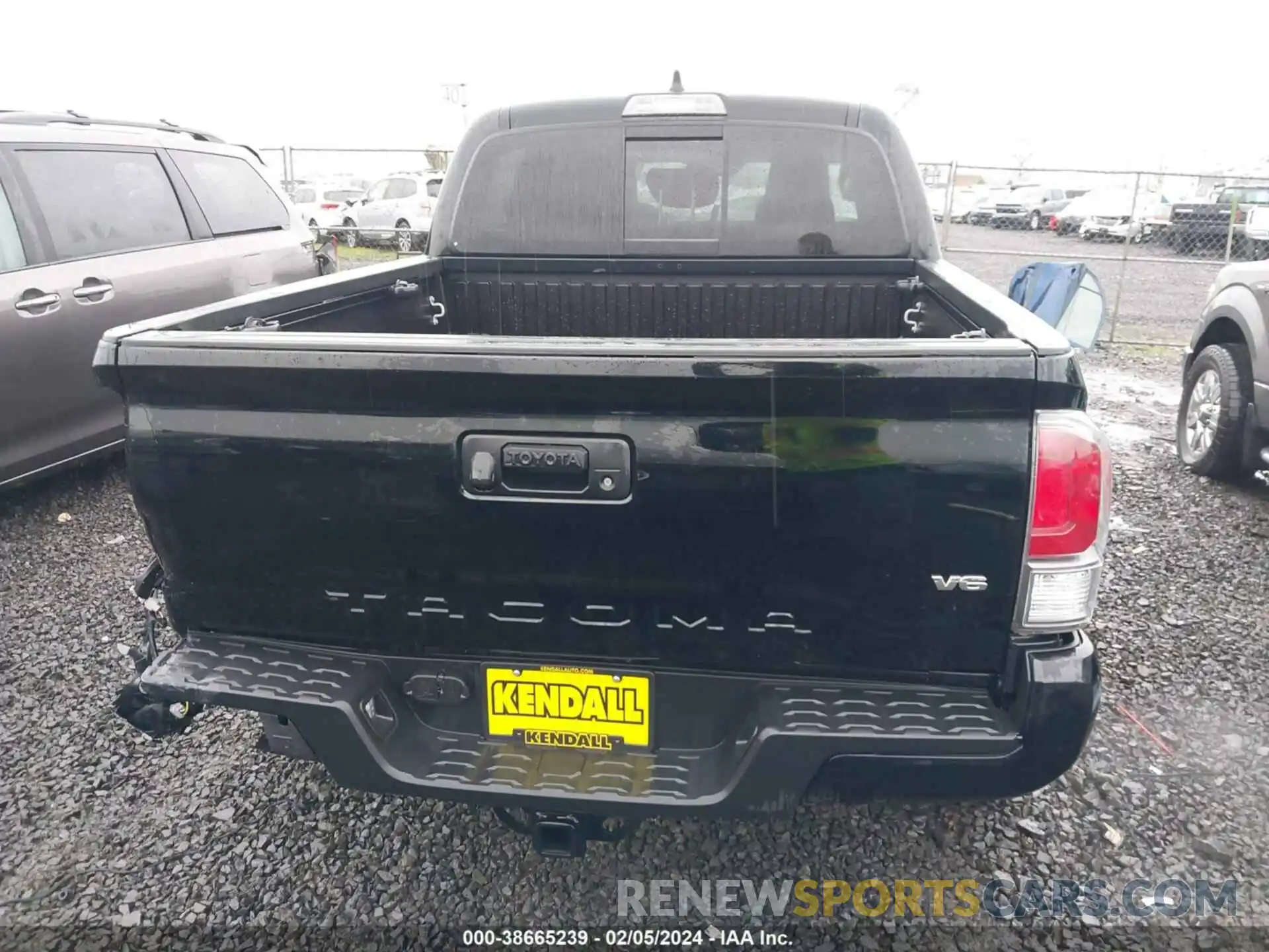 16 Photograph of a damaged car 3TMCZ5AN6NM513090 TOYOTA TACOMA 2022