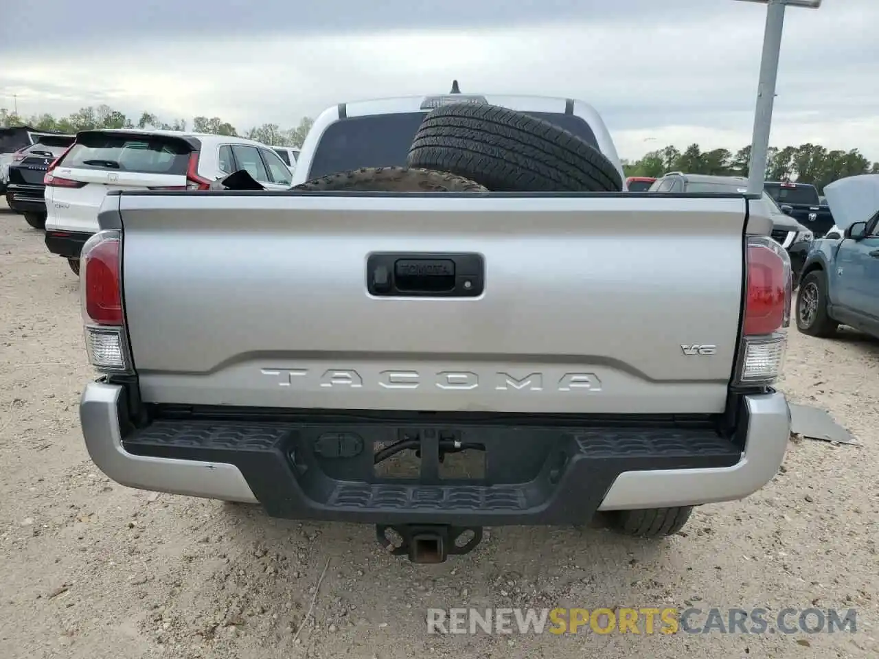 6 Photograph of a damaged car 3TMCZ5AN6NM528446 TOYOTA TACOMA 2022