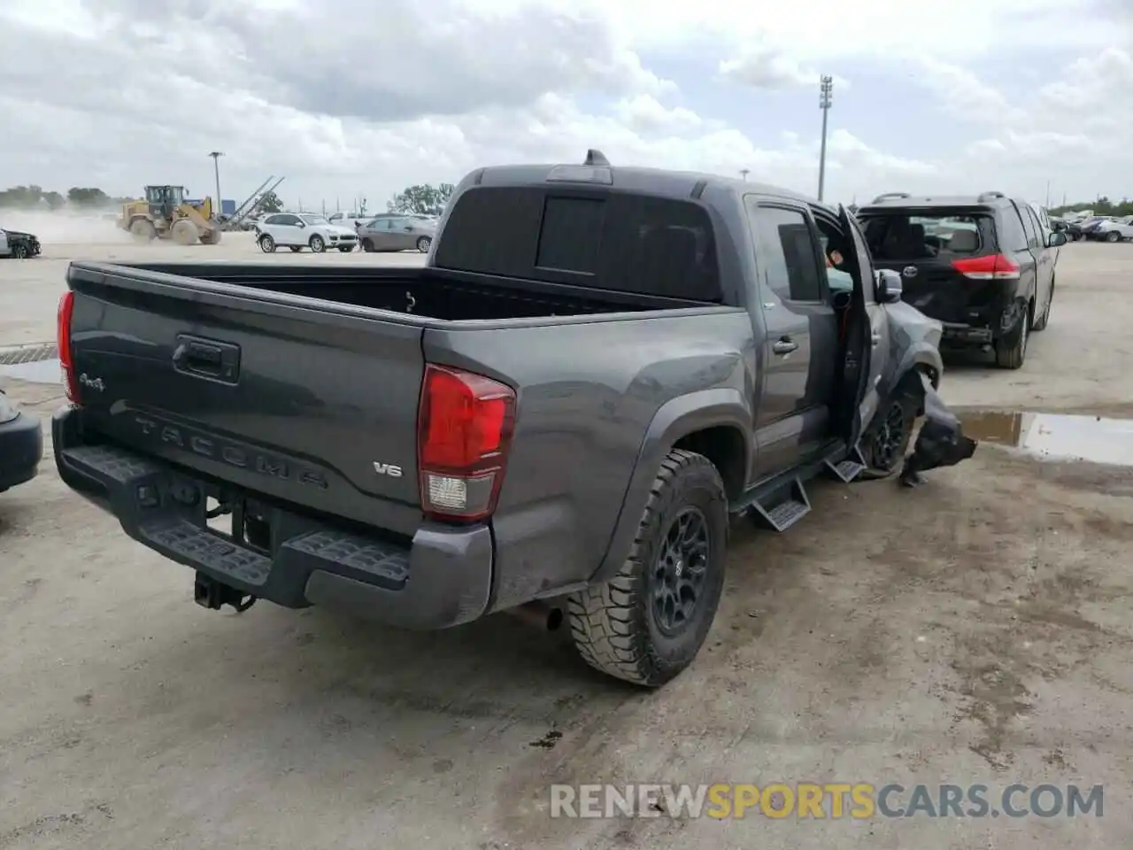 4 Photograph of a damaged car 3TMCZ5AN7NM457905 TOYOTA TACOMA 2022