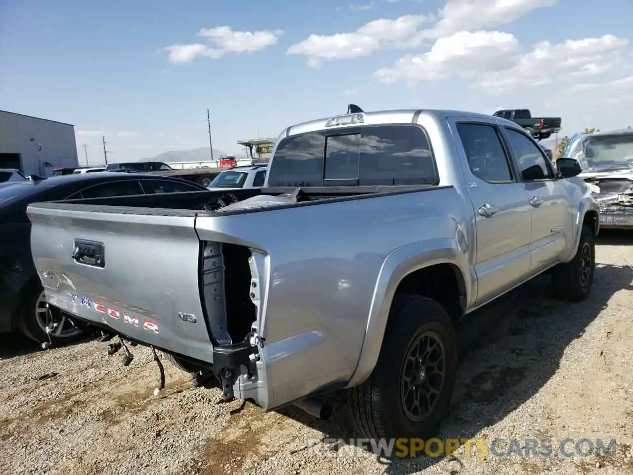 4 Photograph of a damaged car 3TMCZ5AN7NM458732 TOYOTA TACOMA 2022