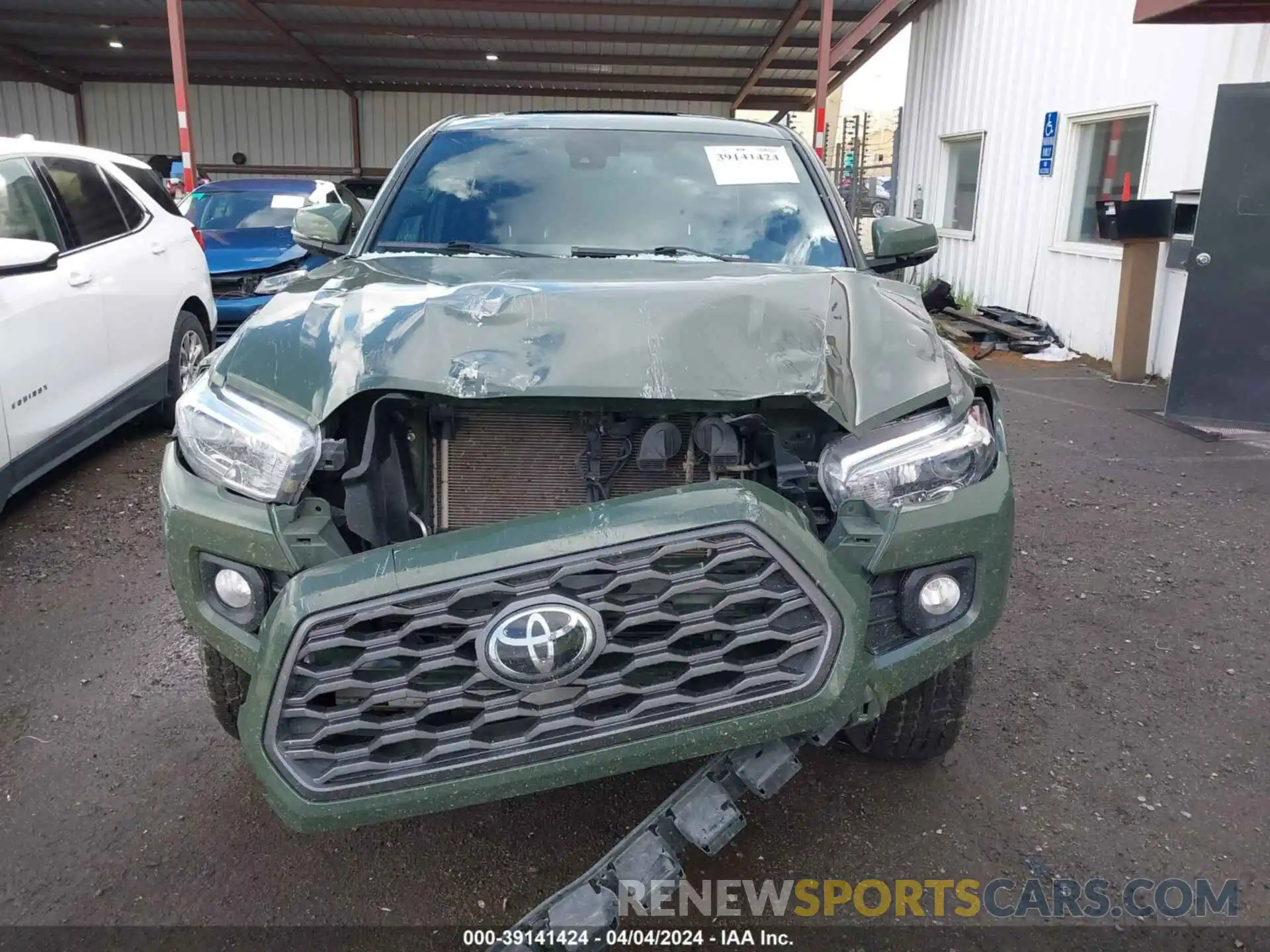 12 Photograph of a damaged car 3TMCZ5AN7NM468306 TOYOTA TACOMA 2022