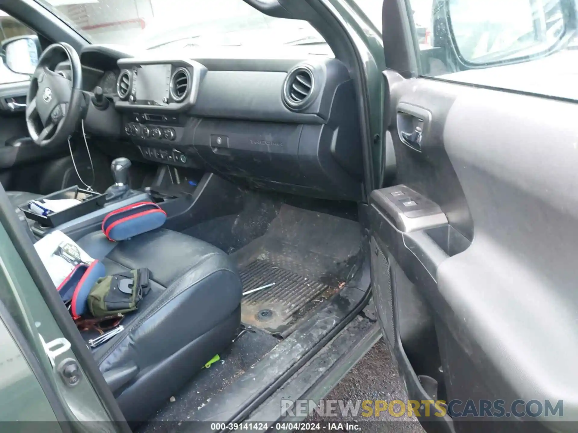 5 Photograph of a damaged car 3TMCZ5AN7NM468306 TOYOTA TACOMA 2022