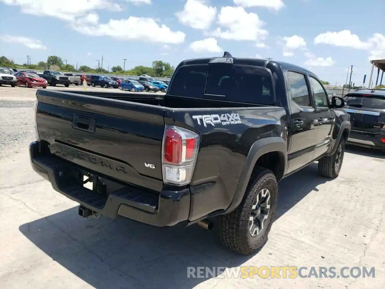 4 Photograph of a damaged car 3TMCZ5AN7NM475661 TOYOTA TACOMA 2022