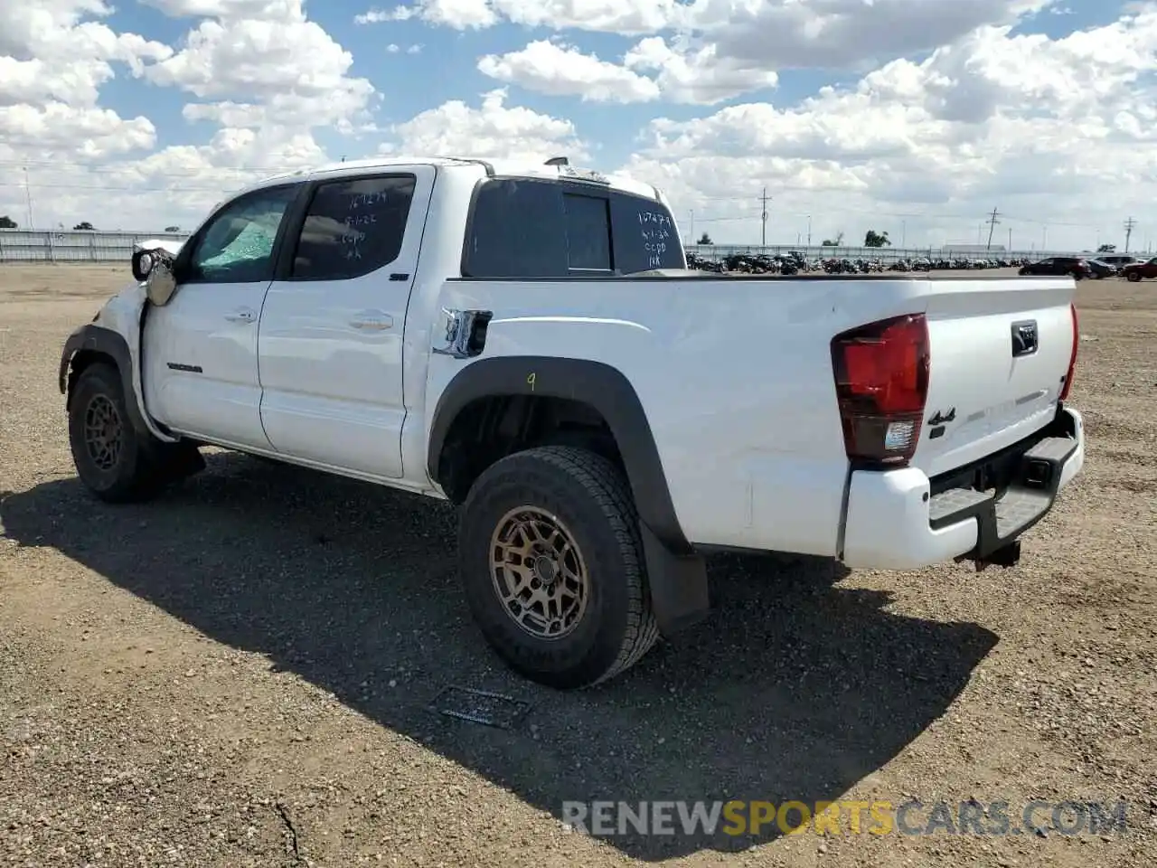 3 Photograph of a damaged car 3TMCZ5AN7NM476888 TOYOTA TACOMA 2022