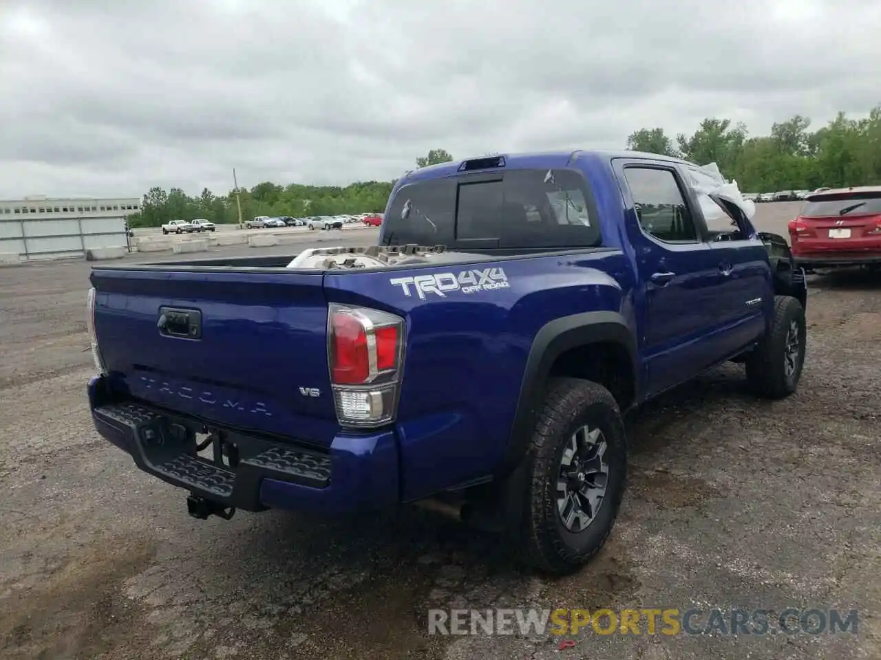 4 Photograph of a damaged car 3TMCZ5AN7NM491245 TOYOTA TACOMA 2022