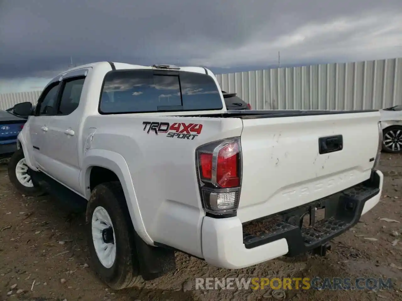 3 Photograph of a damaged car 3TMCZ5AN7NM519075 TOYOTA TACOMA 2022