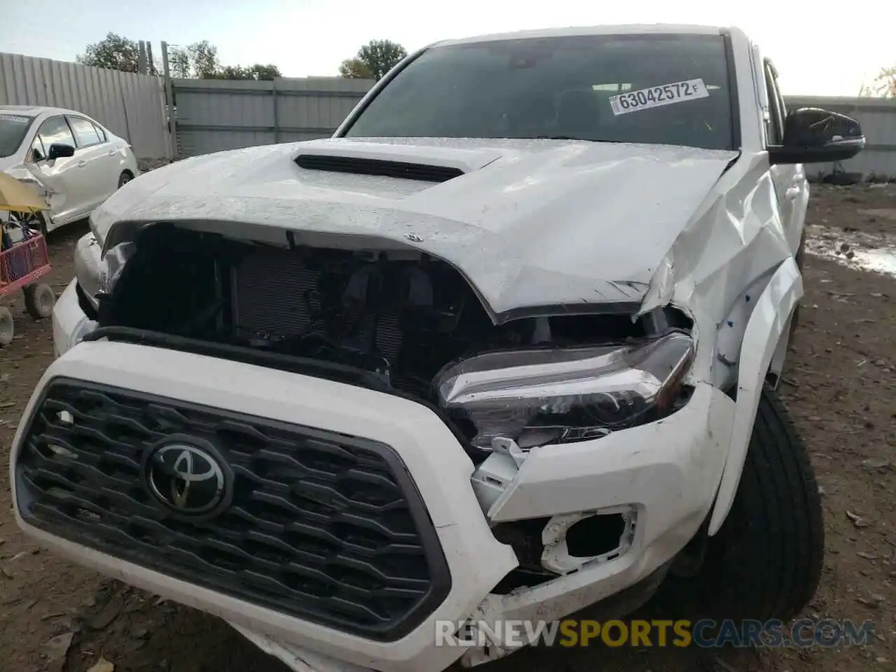 9 Photograph of a damaged car 3TMCZ5AN7NM519075 TOYOTA TACOMA 2022