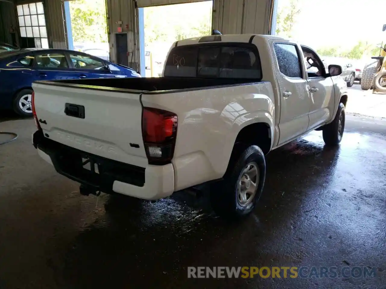 4 Photograph of a damaged car 3TMCZ5AN8NM467570 TOYOTA TACOMA 2022