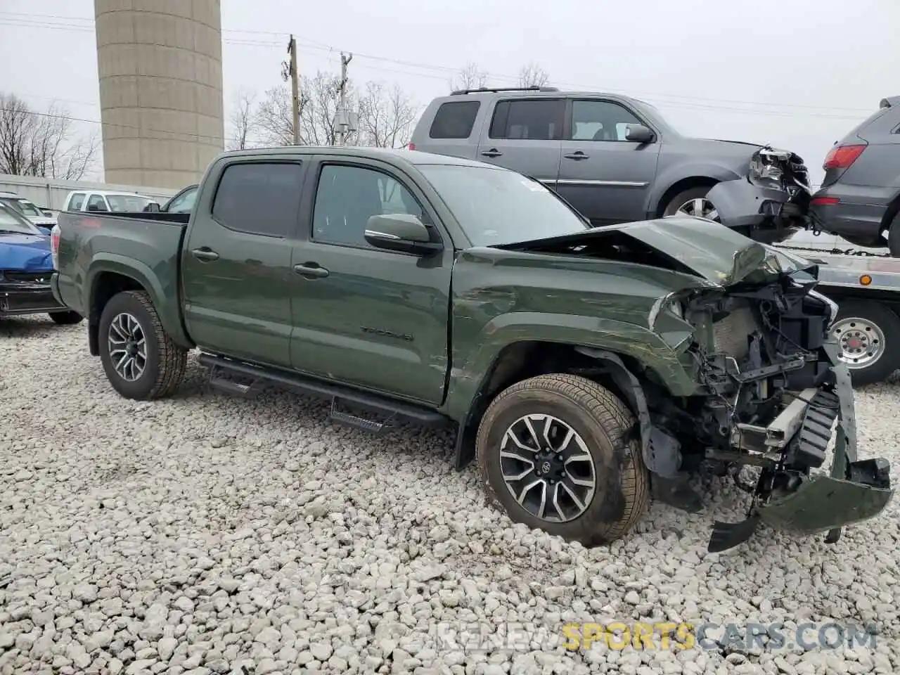 4 Photograph of a damaged car 3TMCZ5AN8NM469061 TOYOTA TACOMA 2022