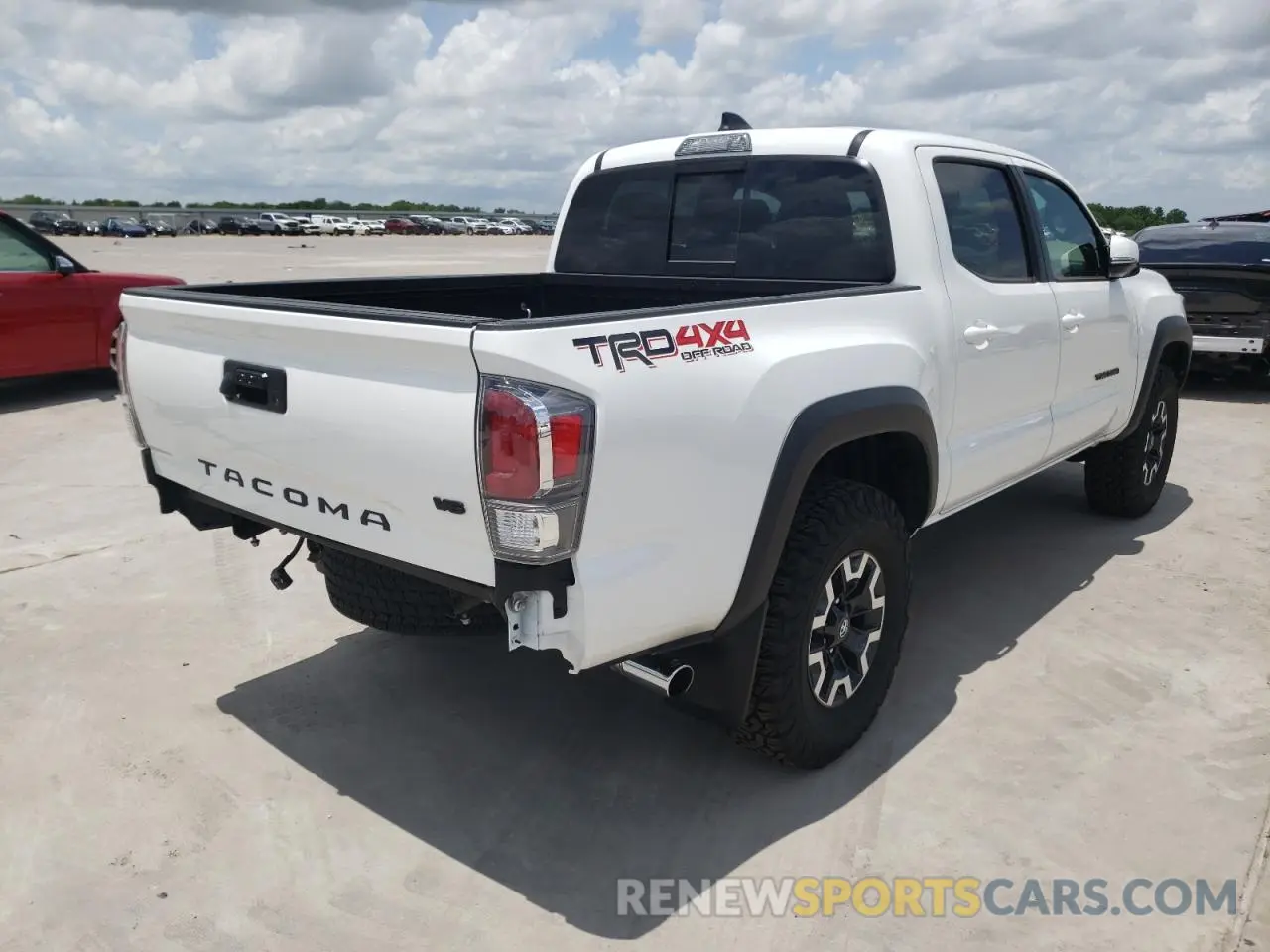 4 Photograph of a damaged car 3TMCZ5AN8NM469139 TOYOTA TACOMA 2022