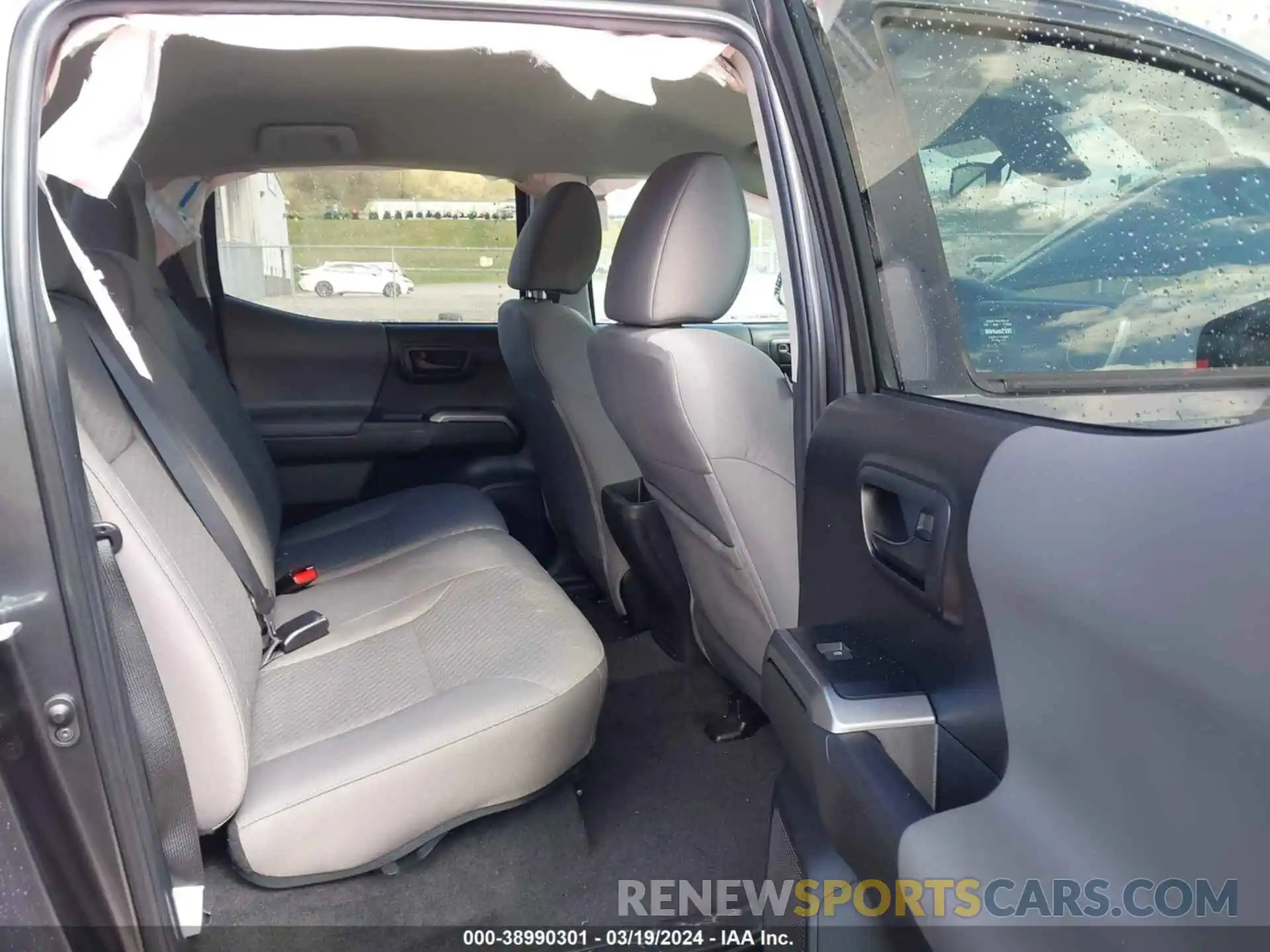 8 Photograph of a damaged car 3TMCZ5AN8NM531249 TOYOTA TACOMA 2022