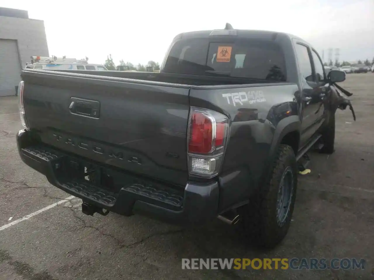 4 Photograph of a damaged car 3TMCZ5AN9NM461258 TOYOTA TACOMA 2022