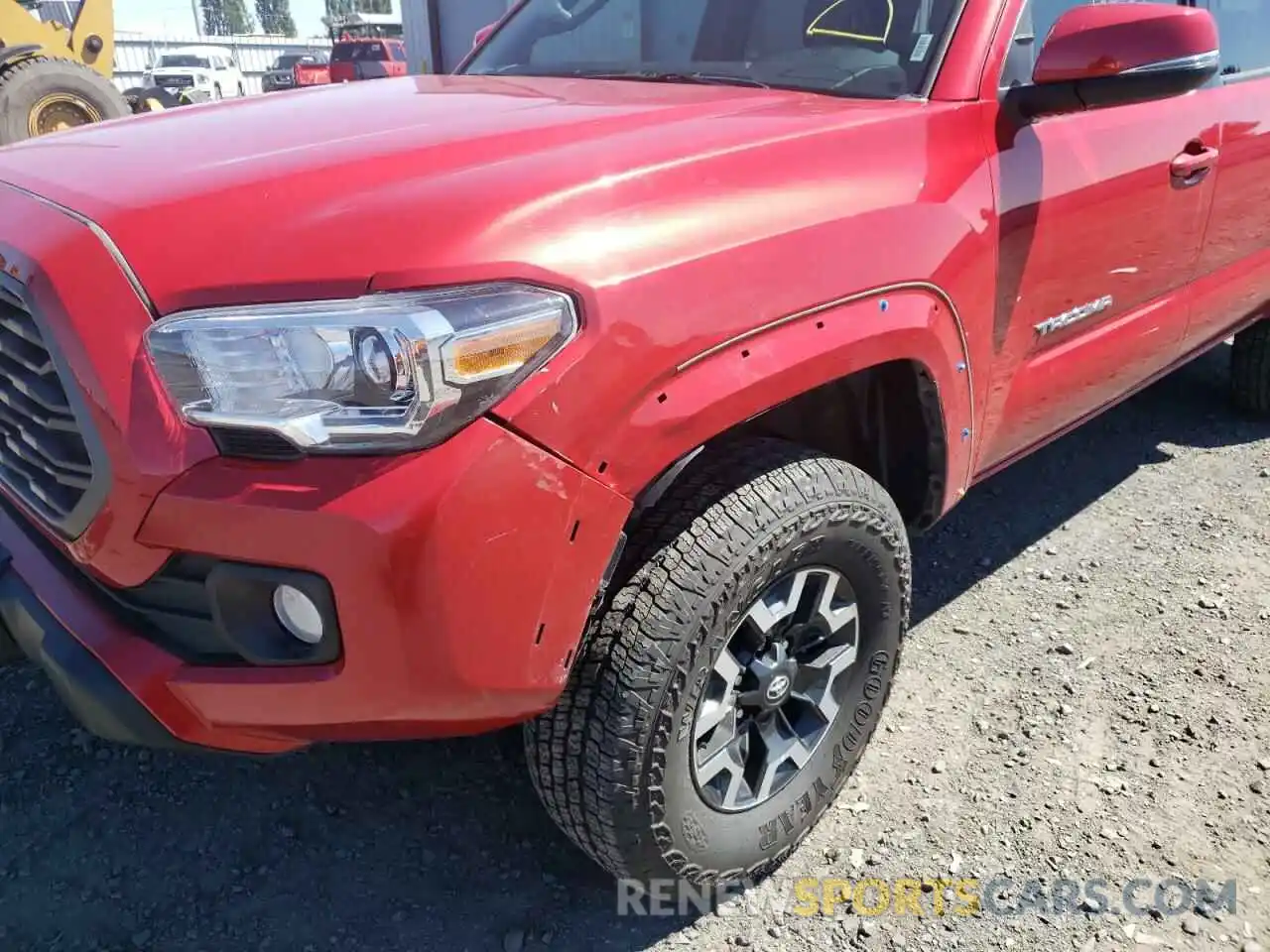 10 Photograph of a damaged car 3TMCZ5AN9NM475936 TOYOTA TACOMA 2022