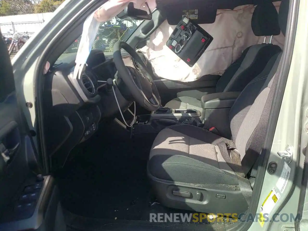 5 Photograph of a damaged car 3TMCZ5AN9NM486077 TOYOTA TACOMA 2022