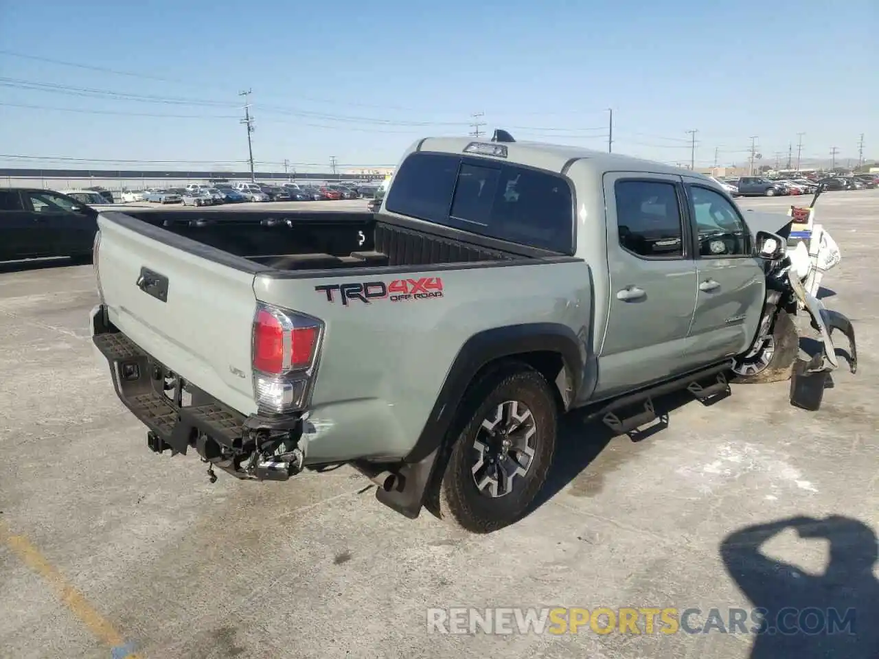 4 Photograph of a damaged car 3TMCZ5ANXNM453640 TOYOTA TACOMA 2022