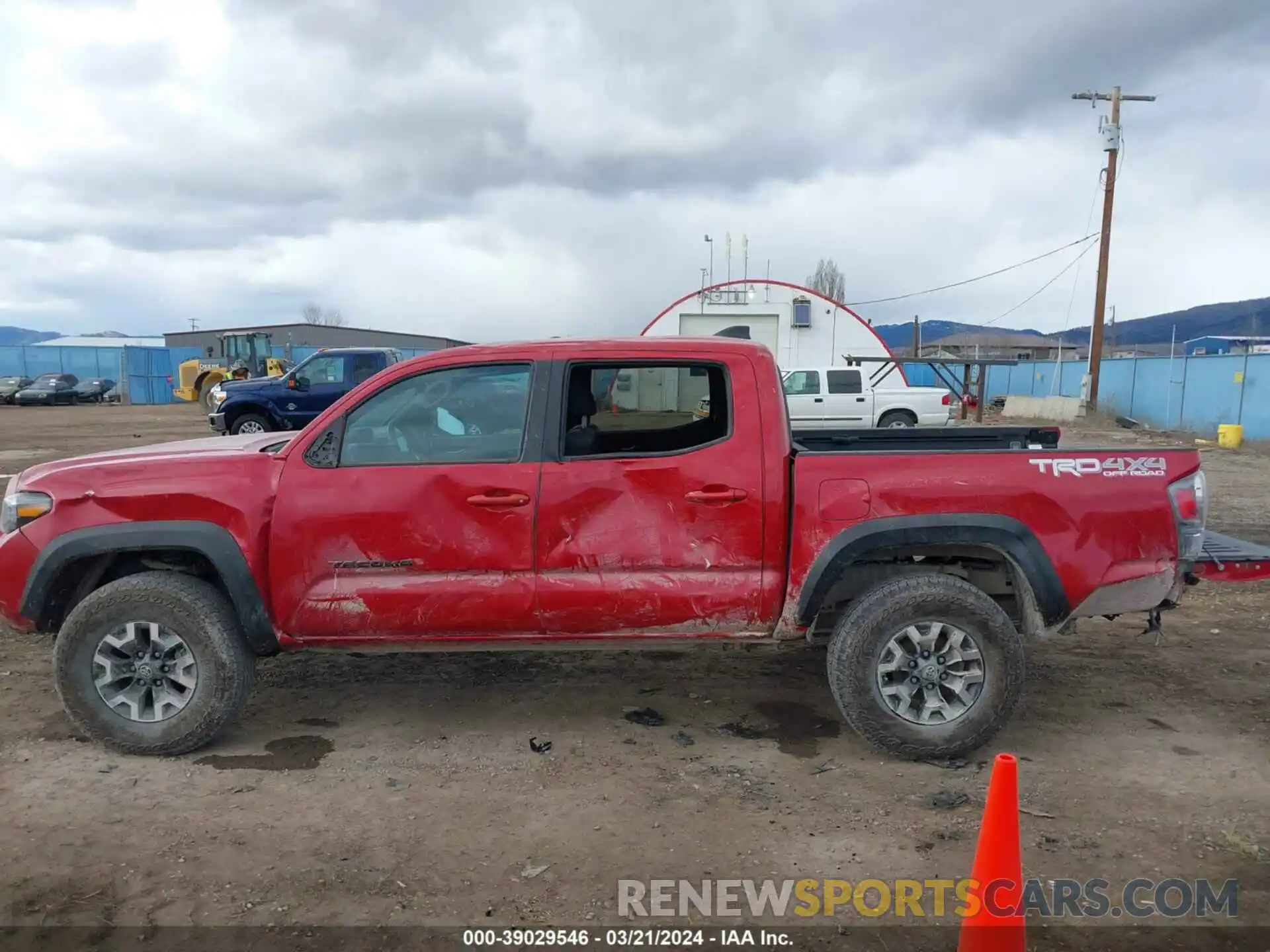 15 Photograph of a damaged car 3TMCZ5ANXNM484452 TOYOTA TACOMA 2022