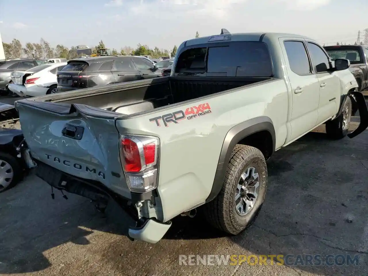 4 Photograph of a damaged car 3TMDZ5BN2NM132971 TOYOTA TACOMA 2022