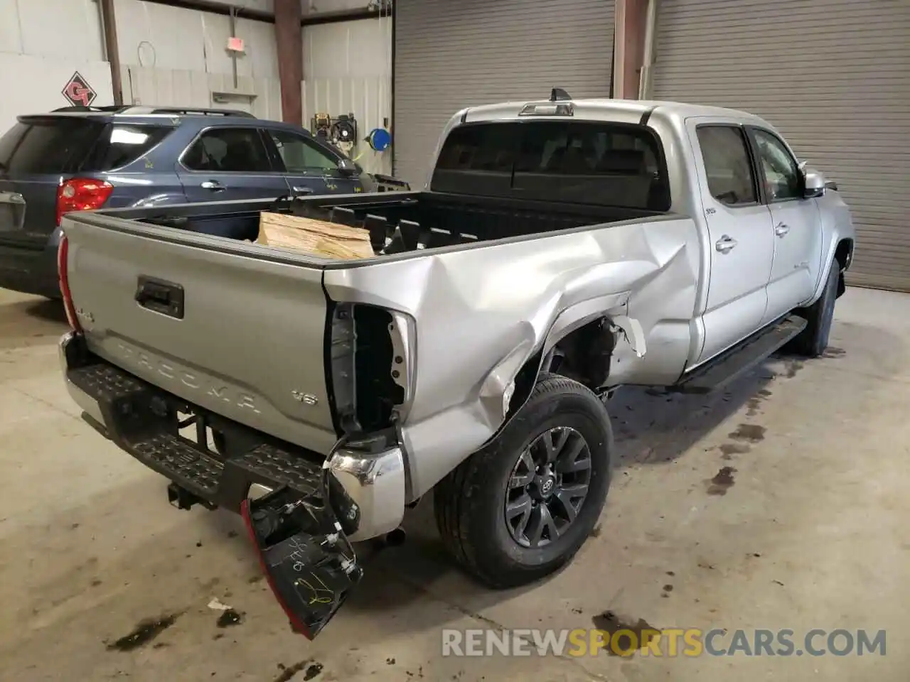 4 Photograph of a damaged car 3TMDZ5BN3NM122367 TOYOTA TACOMA 2022