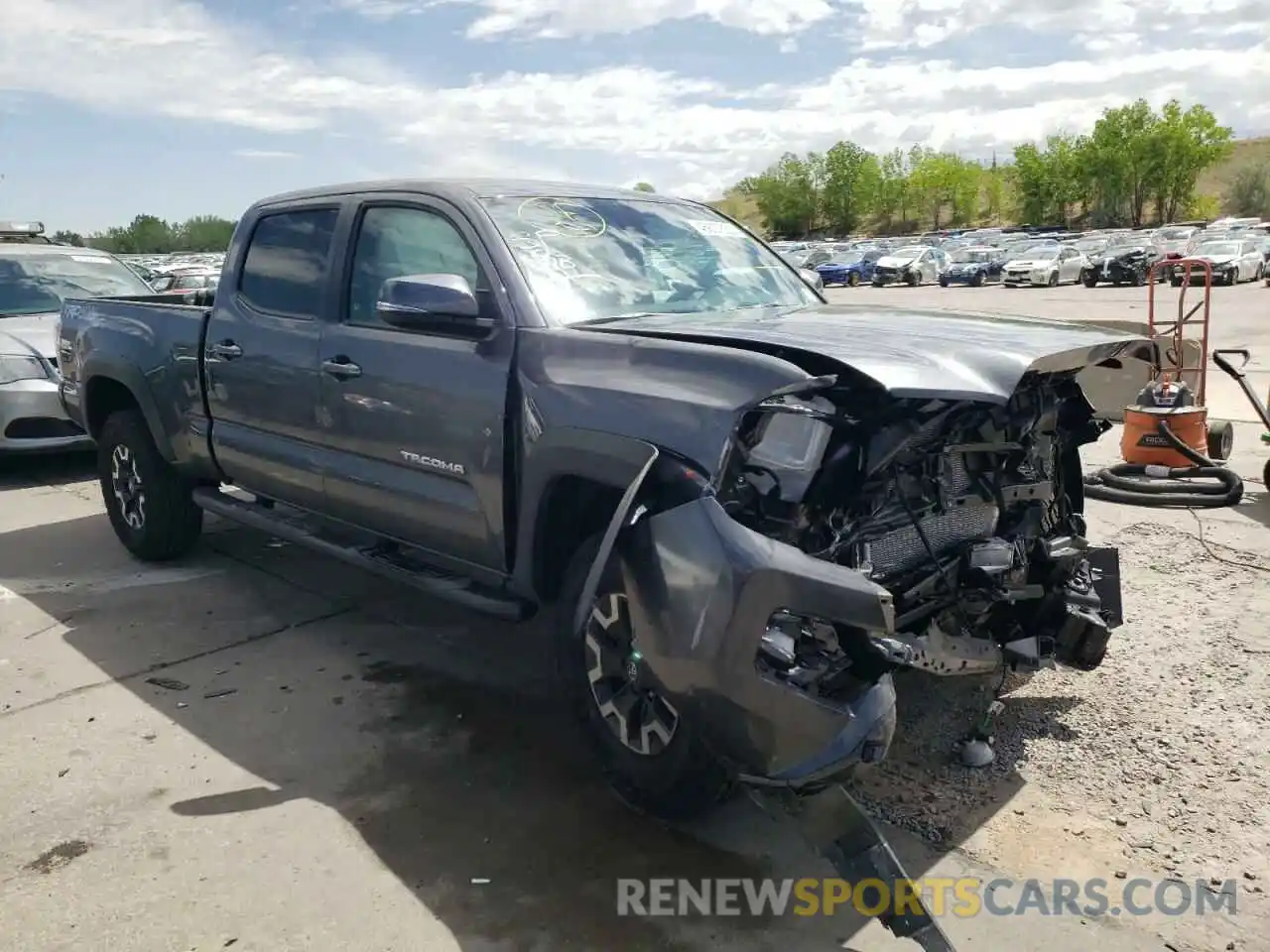 1 Photograph of a damaged car 3TMDZ5BN3NM128203 TOYOTA TACOMA 2022