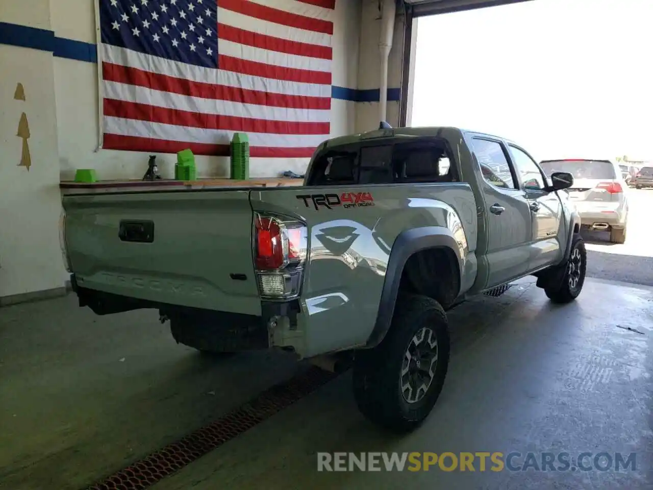 4 Photograph of a damaged car 3TMDZ5BN5NM124802 TOYOTA TACOMA 2022