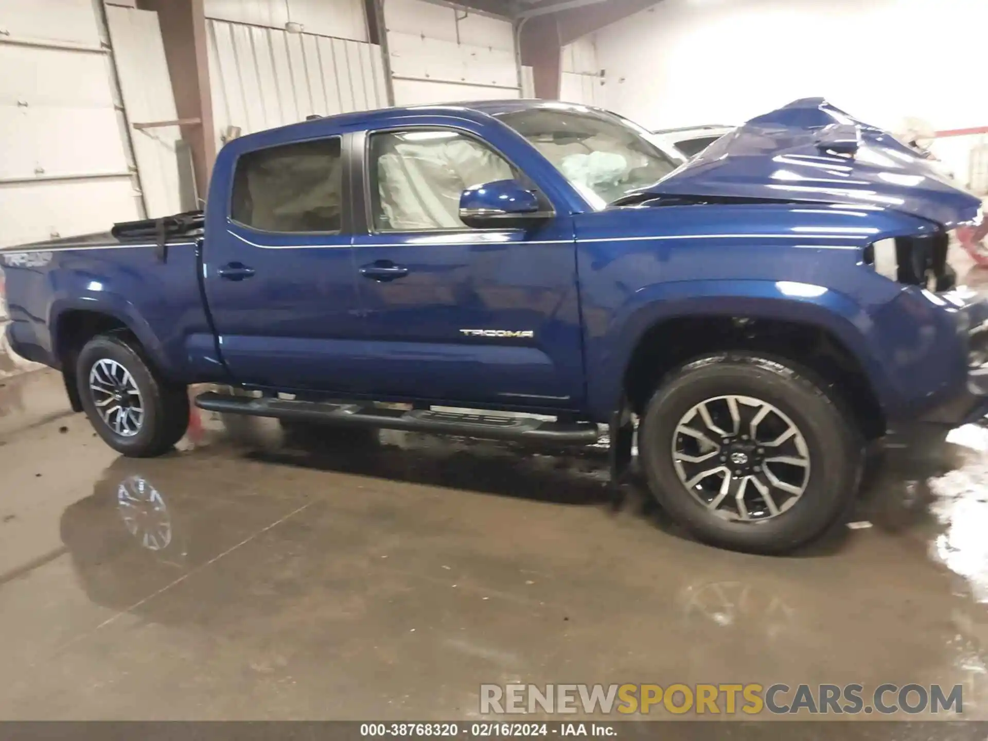 13 Photograph of a damaged car 3TMDZ5BN7NM131637 TOYOTA TACOMA 2022