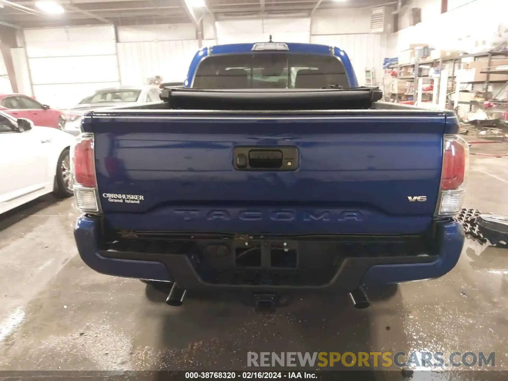 16 Photograph of a damaged car 3TMDZ5BN7NM131637 TOYOTA TACOMA 2022