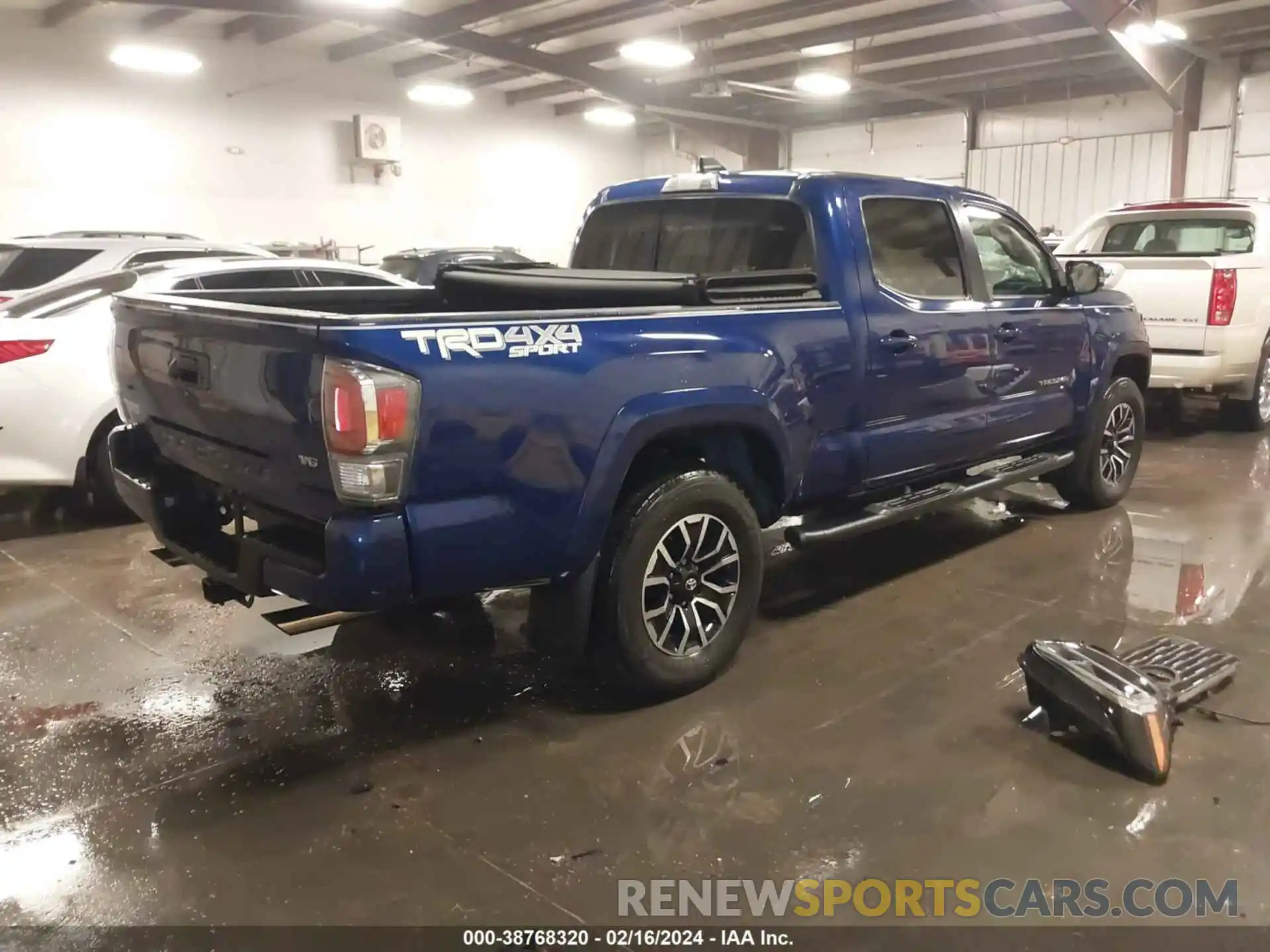 4 Photograph of a damaged car 3TMDZ5BN7NM131637 TOYOTA TACOMA 2022