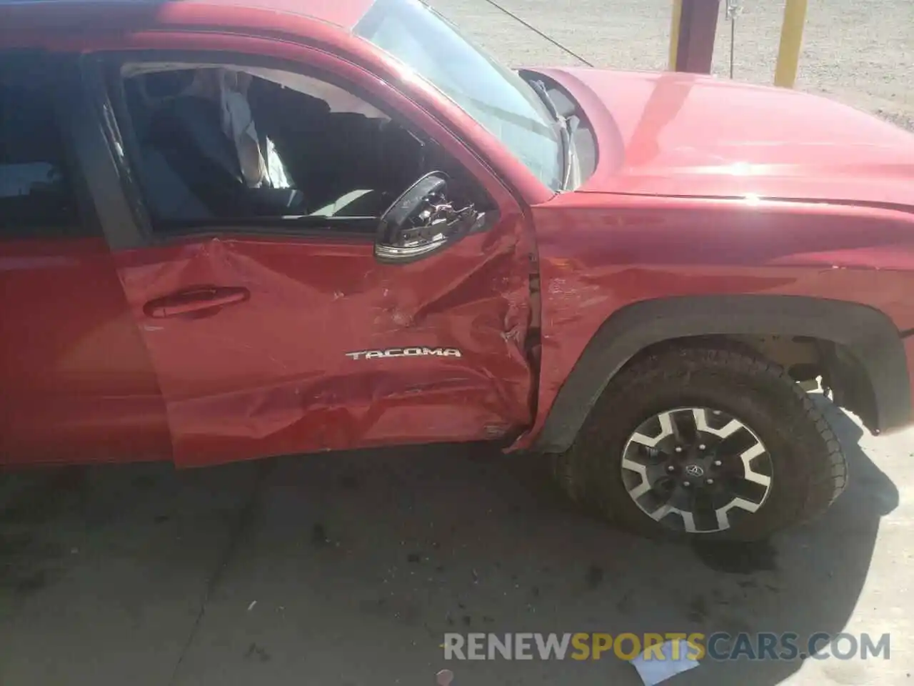 9 Photograph of a damaged car 3TMDZ5BN8NM127290 TOYOTA TACOMA 2022