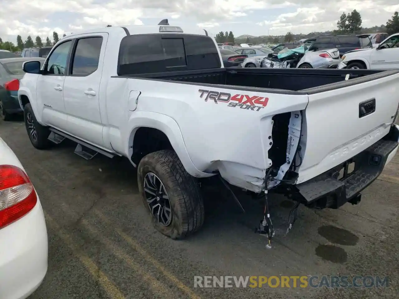 9 Photograph of a damaged car 3TMDZ5BN8NM127628 TOYOTA TACOMA 2022