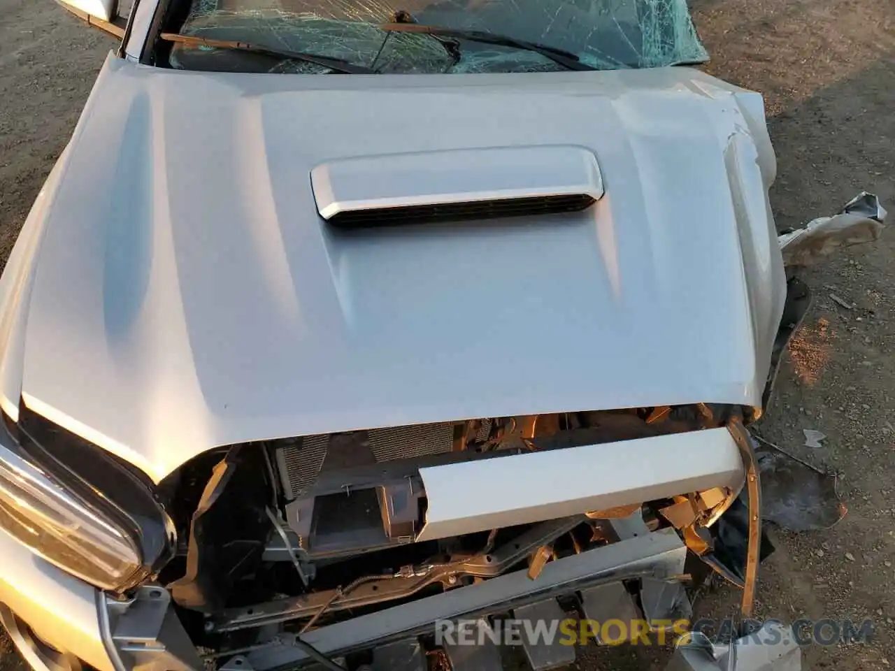 11 Photograph of a damaged car 3TMDZ5BN8NM128004 TOYOTA TACOMA 2022