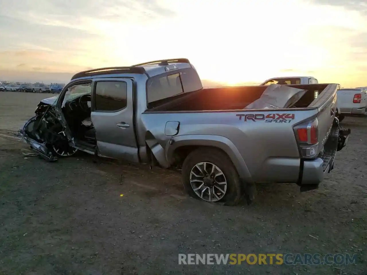 2 Photograph of a damaged car 3TMDZ5BN8NM128004 TOYOTA TACOMA 2022