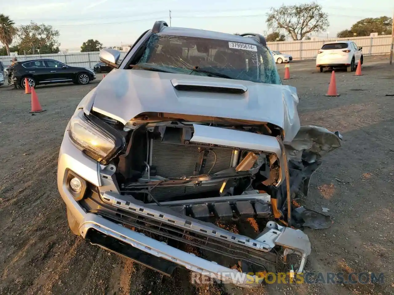 5 Photograph of a damaged car 3TMDZ5BN8NM128004 TOYOTA TACOMA 2022