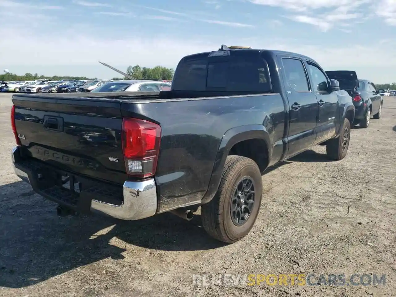 4 Photograph of a damaged car 3TMDZ5BNXNM121300 TOYOTA TACOMA 2022