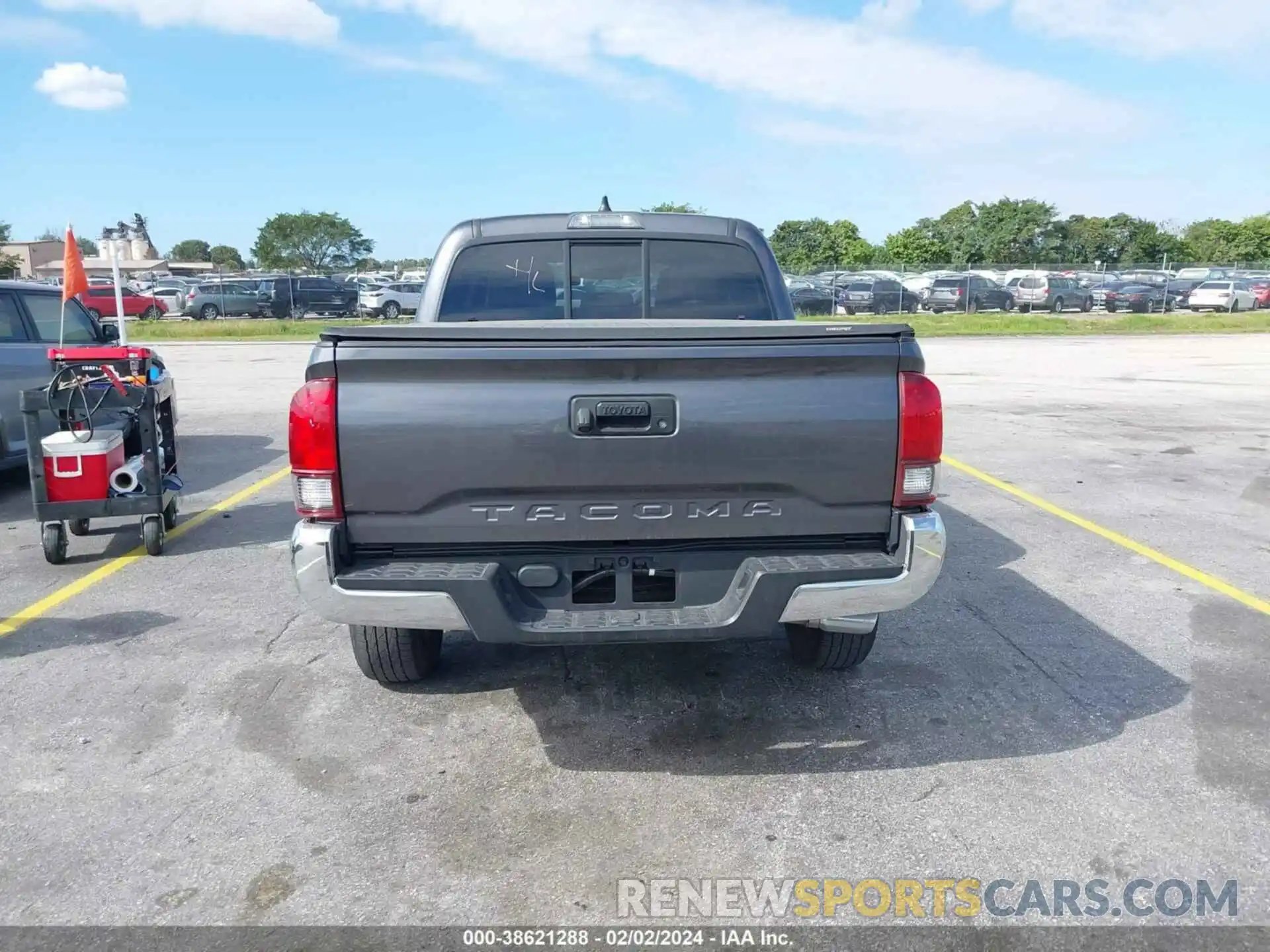 16 Photograph of a damaged car 3TYAX5GN5NT051811 TOYOTA TACOMA 2022