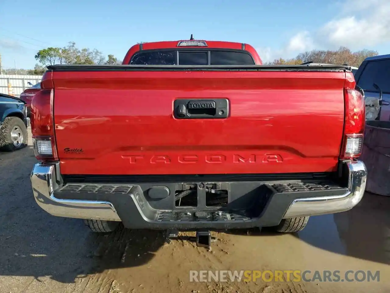 6 Photograph of a damaged car 3TYAX5GN5NT060623 TOYOTA TACOMA 2022