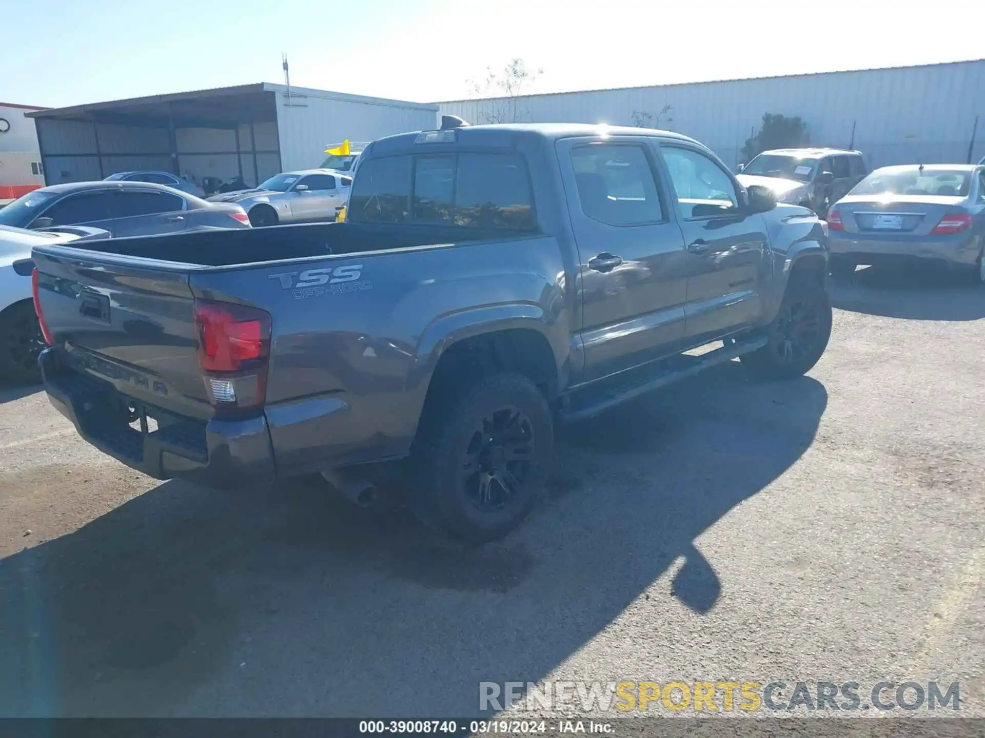 4 Photograph of a damaged car 3TYAX5GN6NT044611 TOYOTA TACOMA 2022